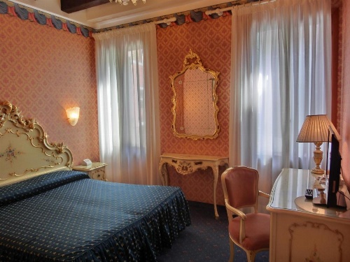 Hotel Diana image 11