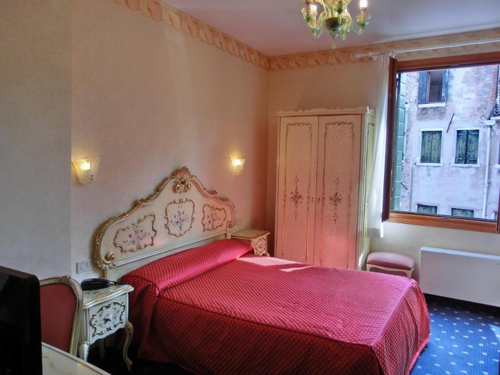 Hotel Diana Image 19