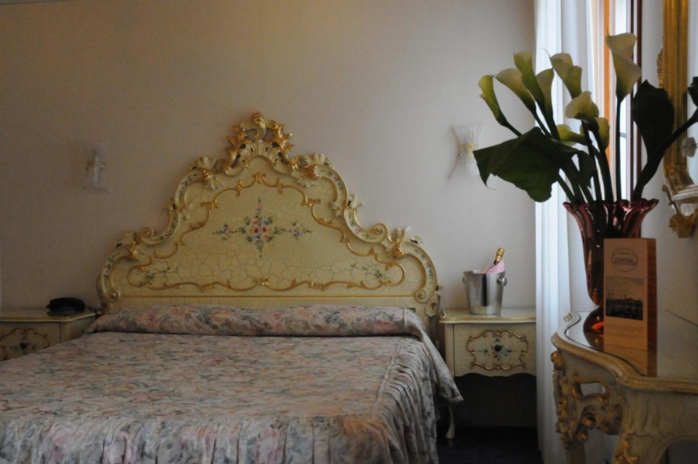 Hotel Diana Image 7